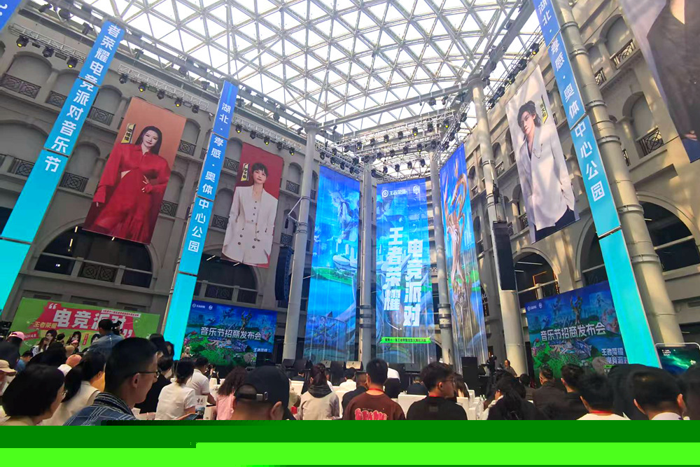 LPL冠军奖杯及世界赛冠军奖杯已完成复刻，并送达EDG基地